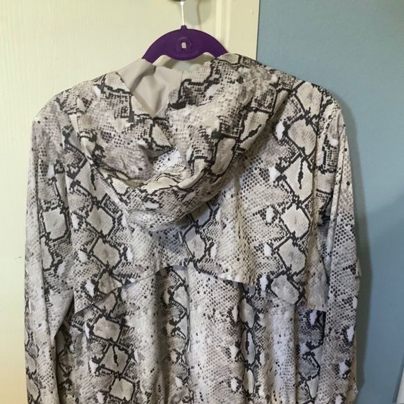 Ideology Skirt and Hoodie SNAKE-PRINT purchased at Nordstrom NWOT - Picture 2 of 12